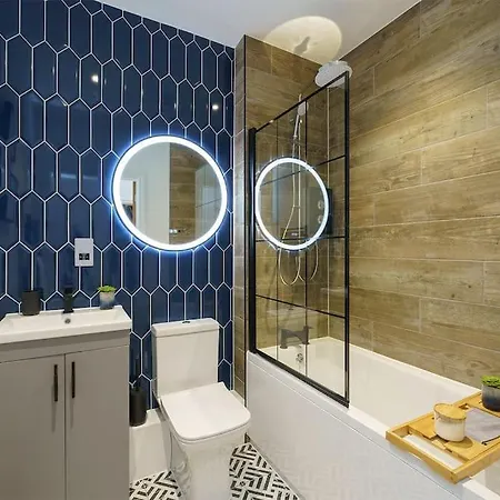 Lilyturf - 2 Bedroom Luxury By Mint Apartment *