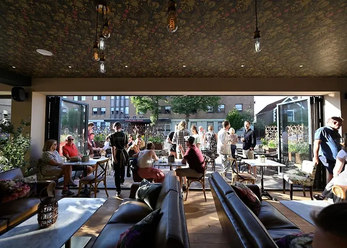 Lilyturf - 2 Bedroom Luxury By Mint דירה